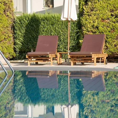 Odysseas With Private Pool, Close To Tsilivi *