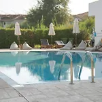 Hotel Odysseas With Private Pool, Close To Tsilivi Plános