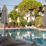 Hotel Odysseas With Private Pool, Close To Tsilivi