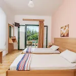 Odysseas With Private Pool, Close To Tsilivi *