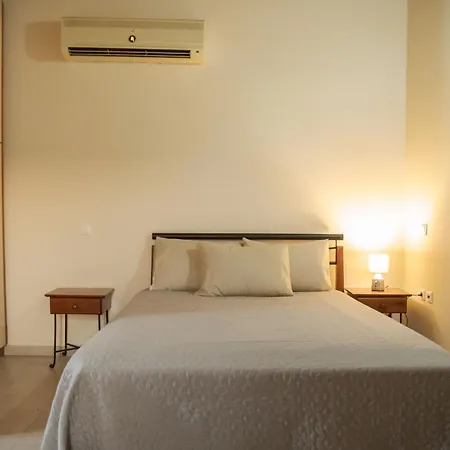 Hotel Odysseas With Private Pool, Close To Tsilivi Plános