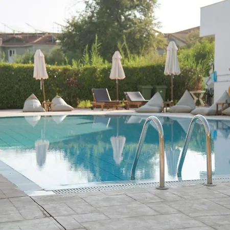 Hotel Odysseas With Private Pool, Close To Tsilivi Plános