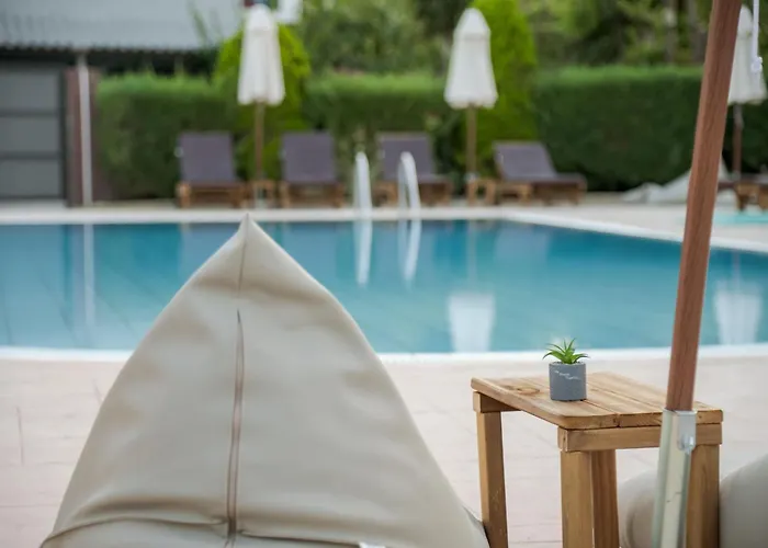 Odysseas With Private Pool, Close To Tsilivi Plános