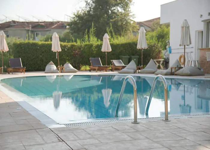 Hotell Odysseas With Private Pool, Close To Tsilivi Plános