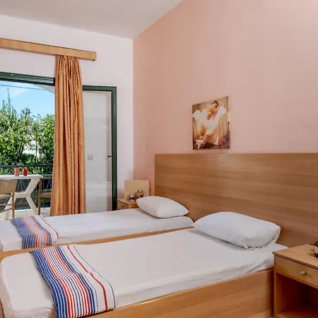 Odysseas With Private Pool, Close To Tsilivi *