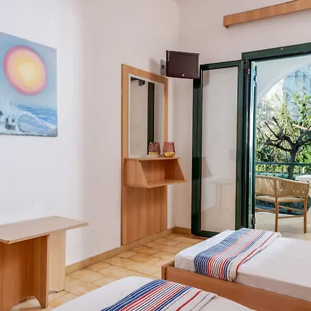 Odysseas With Private Pool, Close To Tsilivi *
