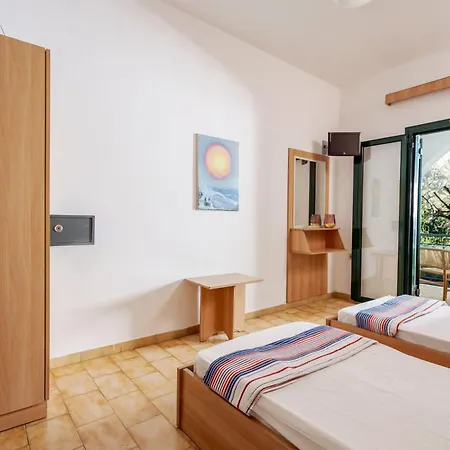 Odysseas With Private Pool, Close To Tsilivi Hotel *